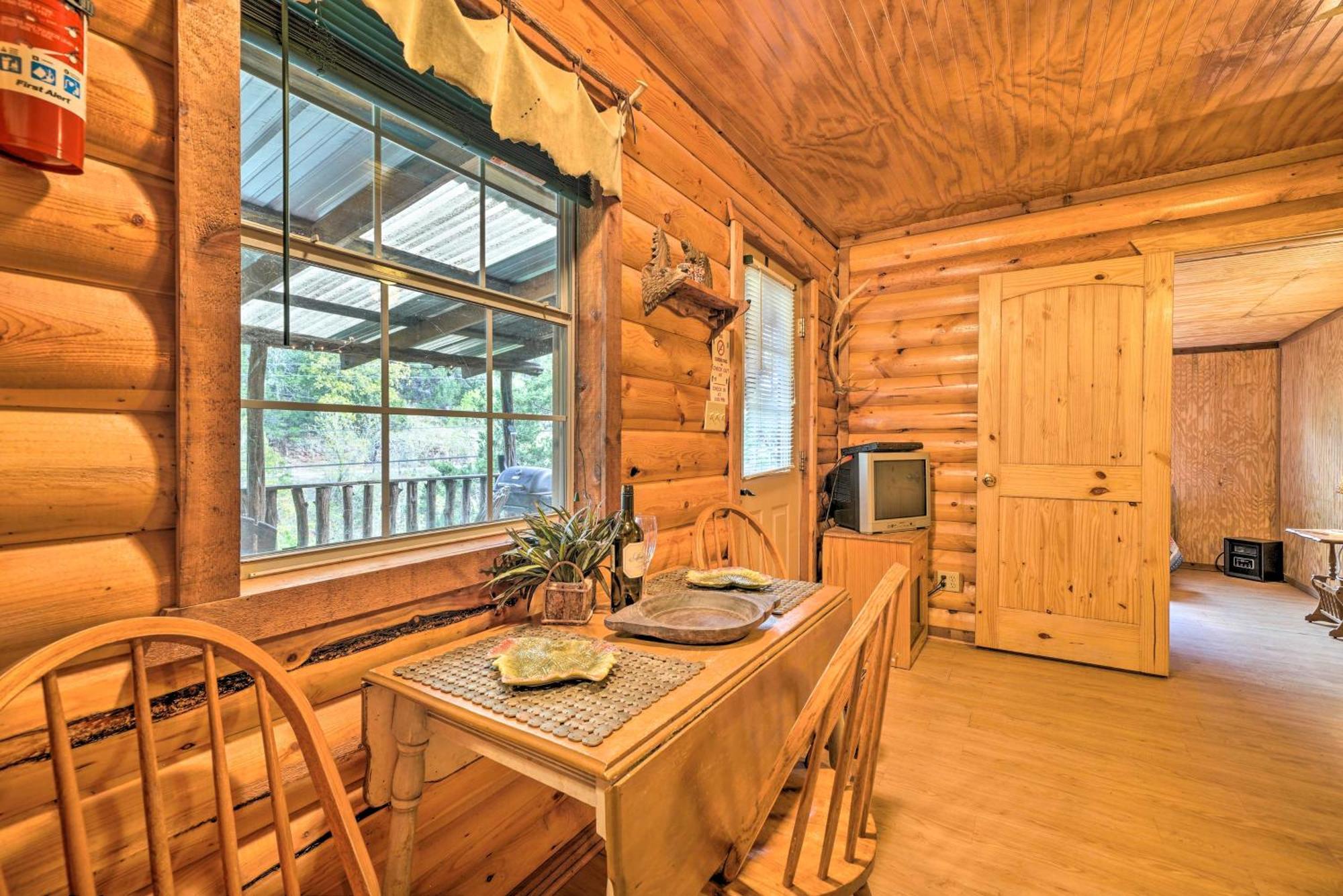 Cozy Davis Cabin With Deck - Nestled By Honey Creek! Buitenkant foto