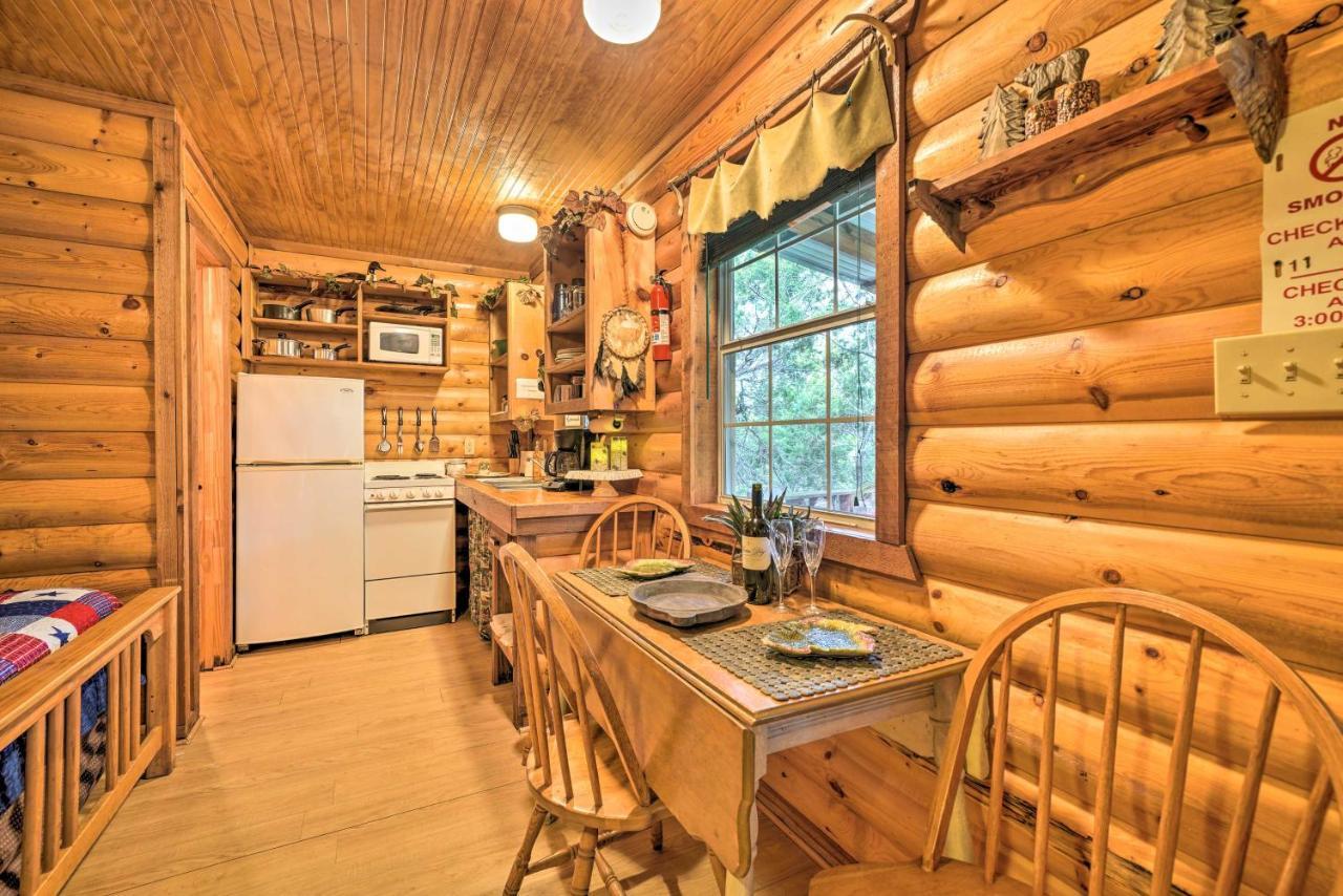 Cozy Davis Cabin With Deck - Nestled By Honey Creek! Buitenkant foto